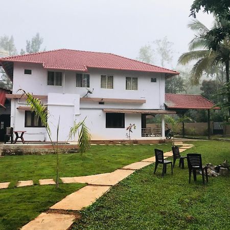 Greenhouse Lake Homestay Siddāpur Buitenkant foto