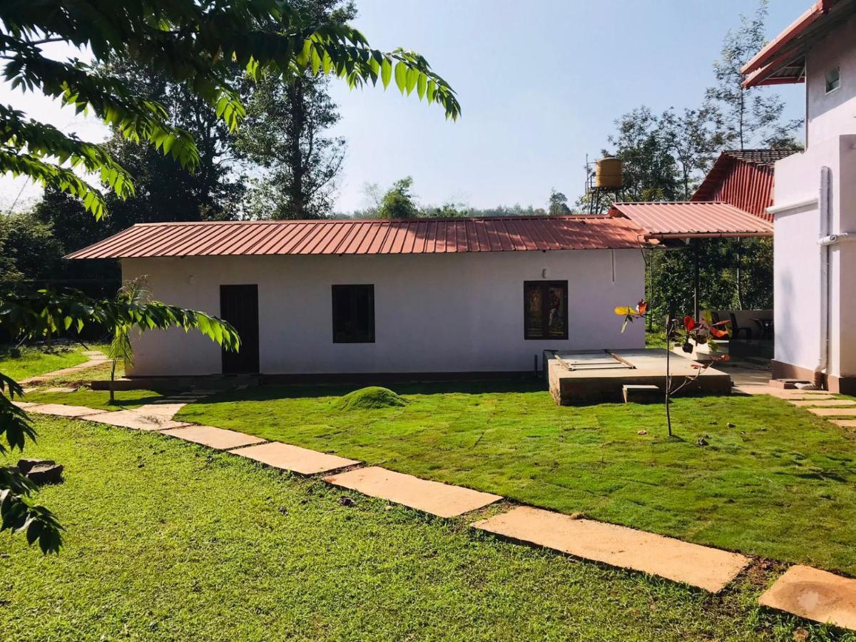 Greenhouse Lake Homestay Siddāpur Buitenkant foto