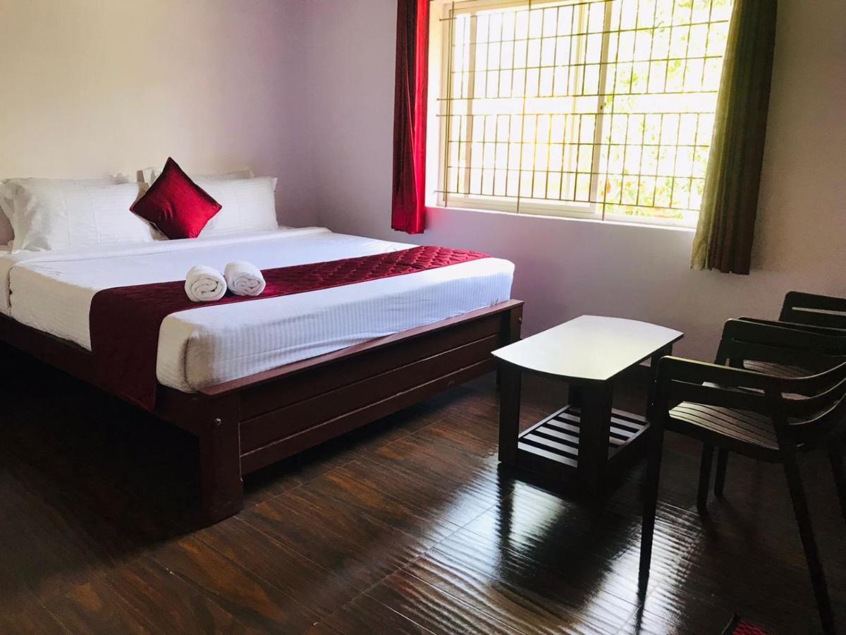 Greenhouse Lake Homestay Siddāpur Buitenkant foto