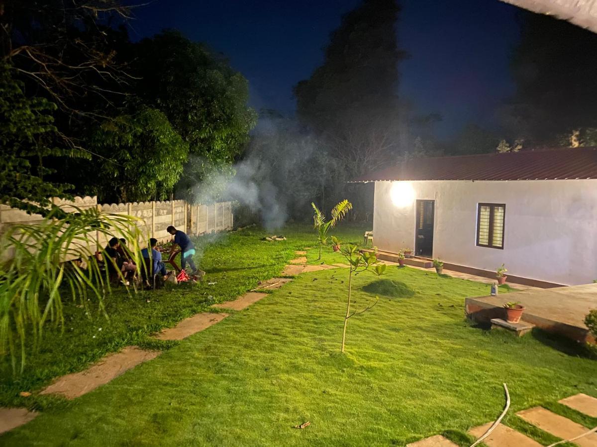 Greenhouse Lake Homestay Siddāpur Buitenkant foto