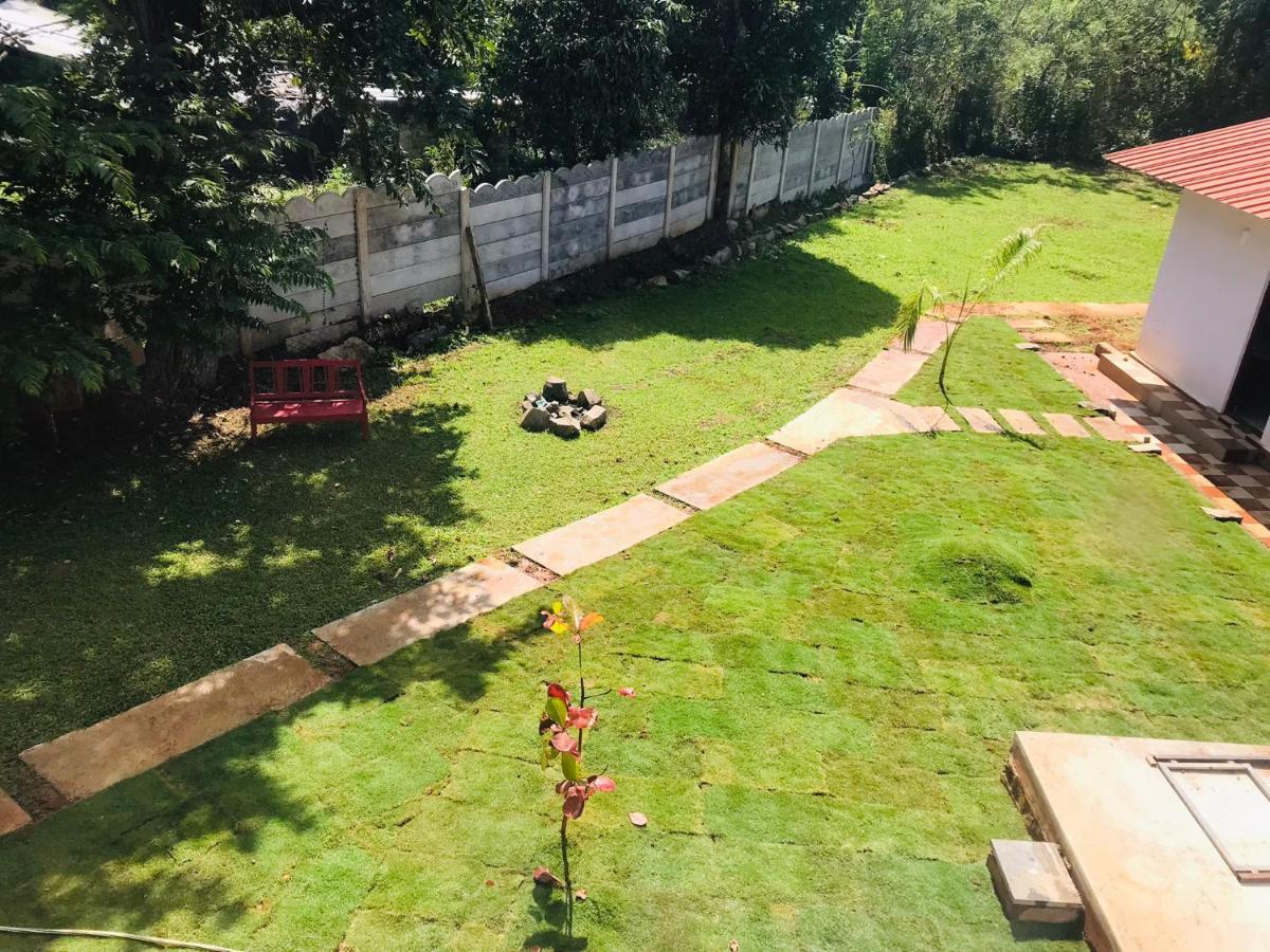 Greenhouse Lake Homestay Siddāpur Buitenkant foto