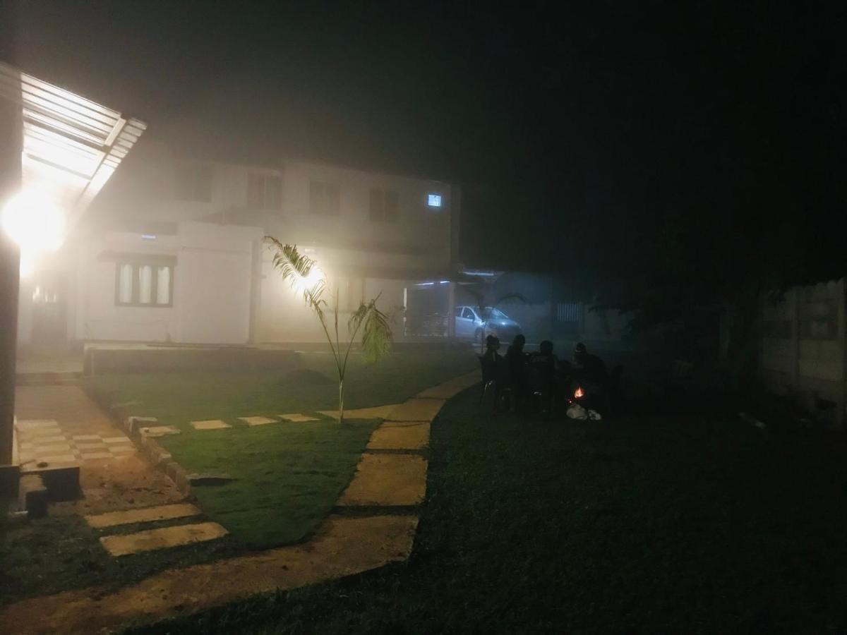 Greenhouse Lake Homestay Siddāpur Buitenkant foto