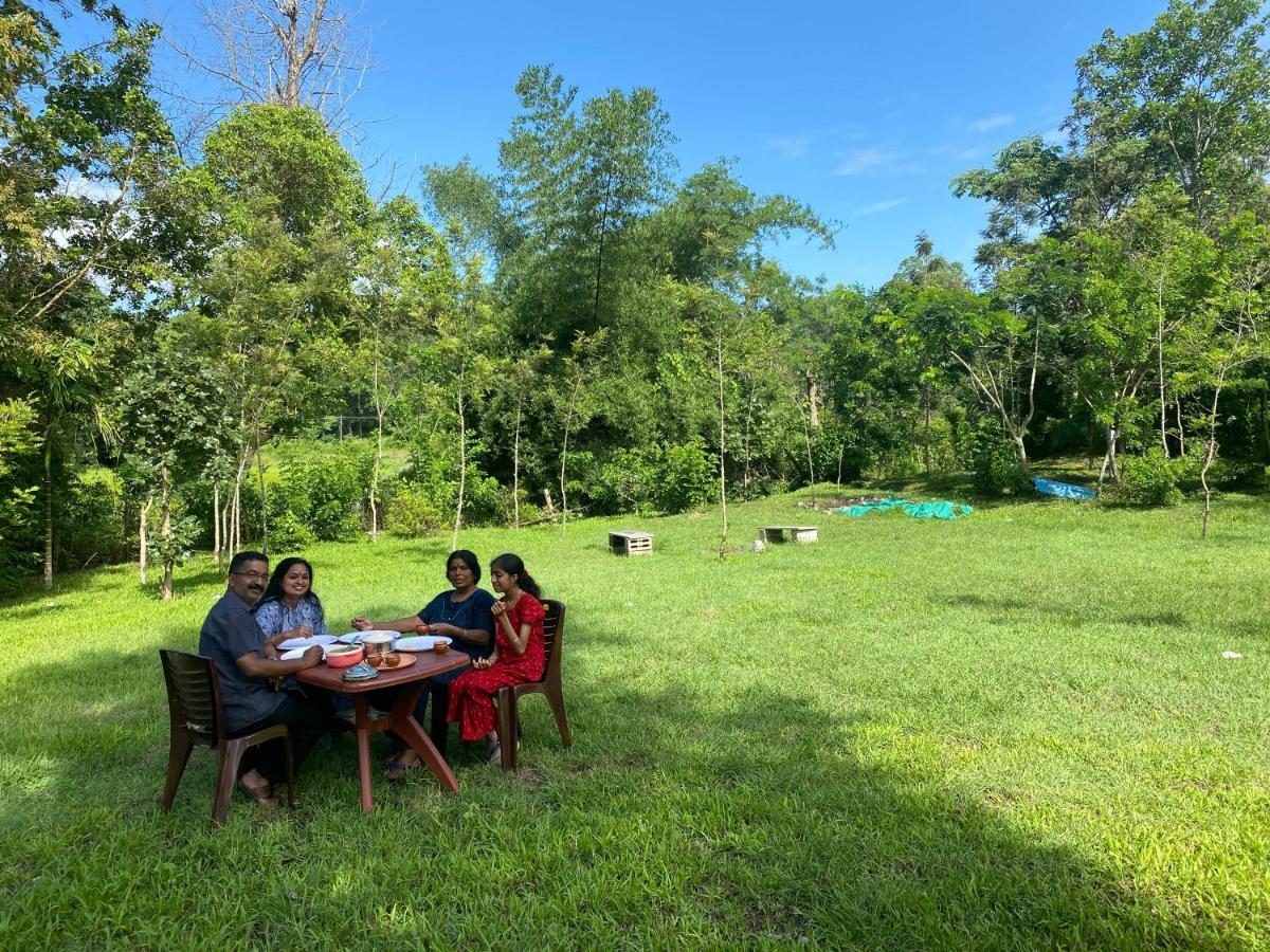 Greenhouse Lake Homestay Siddāpur Buitenkant foto