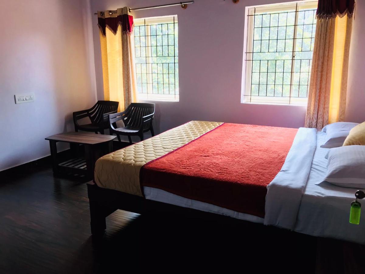 Greenhouse Lake Homestay Siddāpur Buitenkant foto