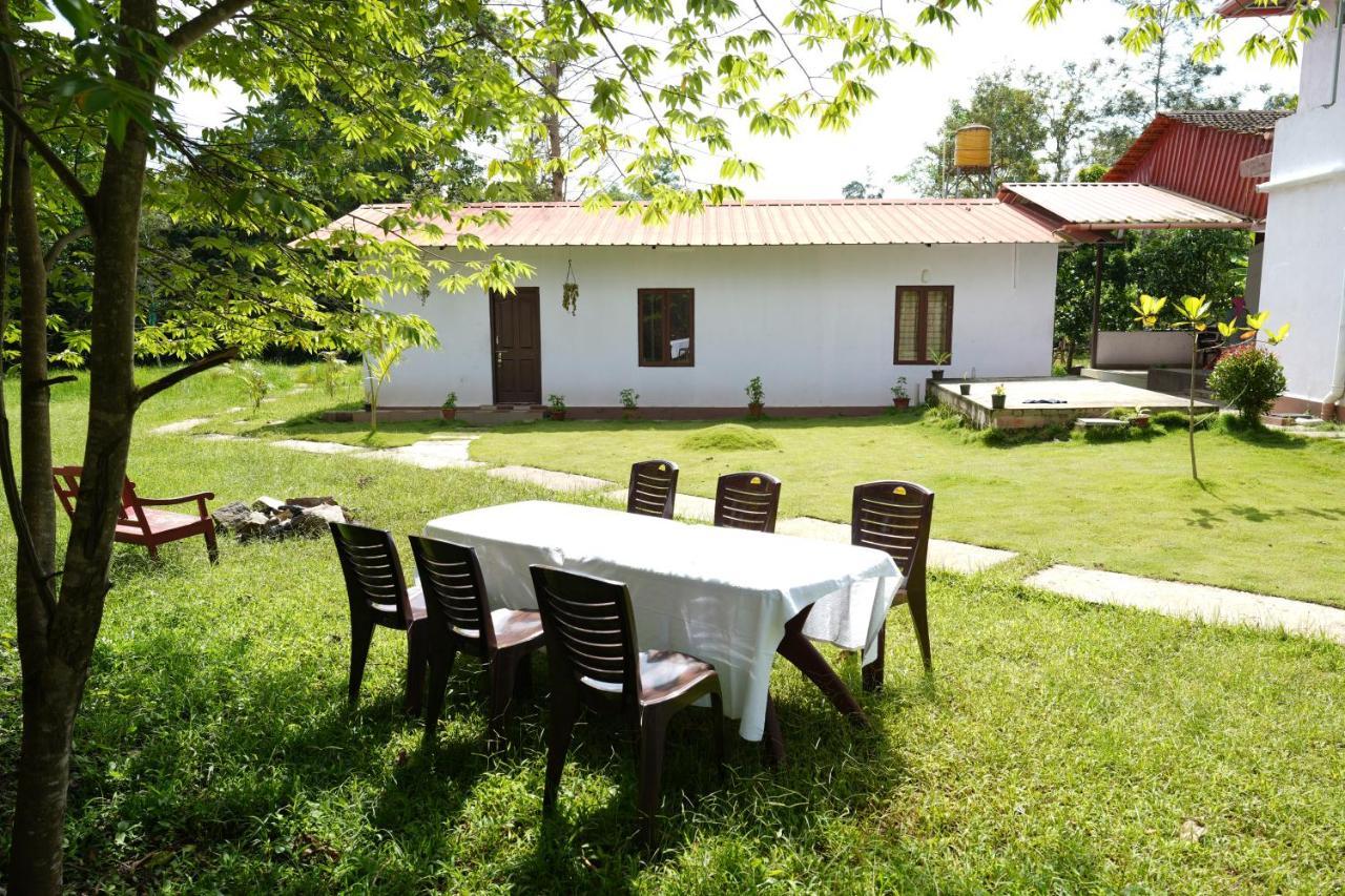 Greenhouse Lake Homestay Siddāpur Buitenkant foto