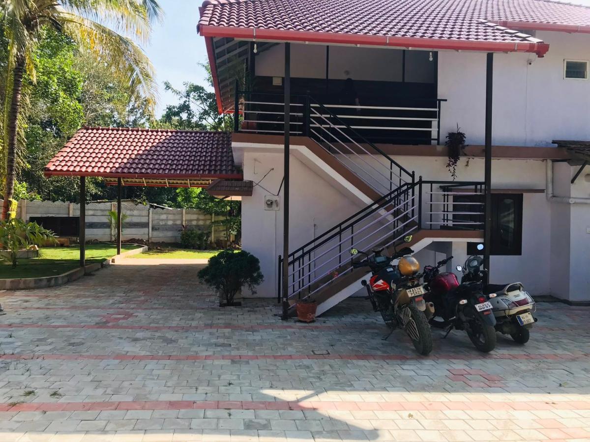 Greenhouse Lake Homestay Siddāpur Buitenkant foto