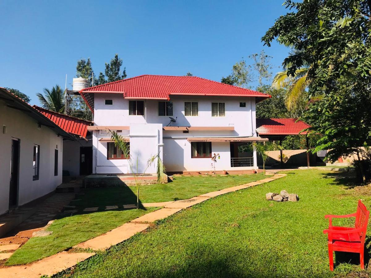 Greenhouse Lake Homestay Siddāpur Buitenkant foto